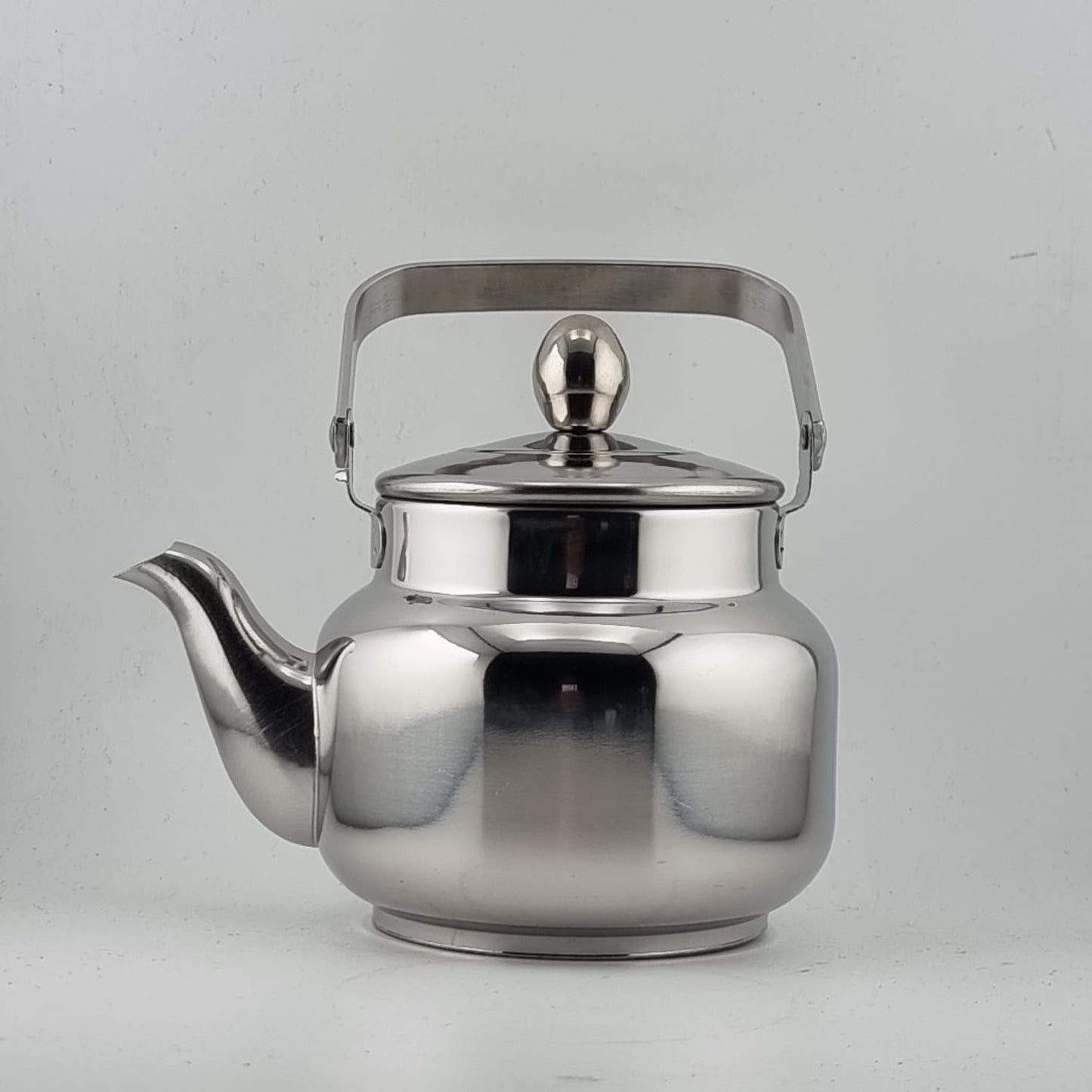 W5. 9-37 TEA KETTLE 750ml
