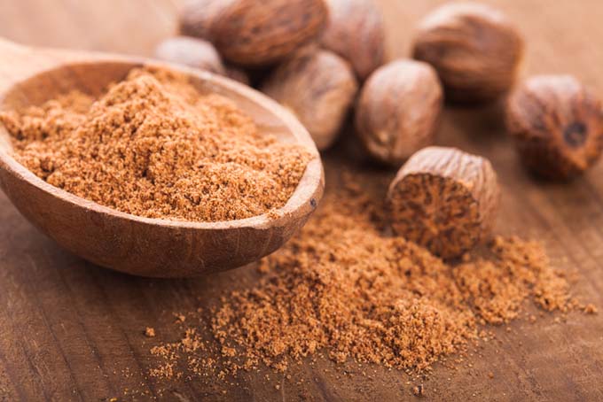 E2.Nutmeg (PWR LOSSE)1Per Lb