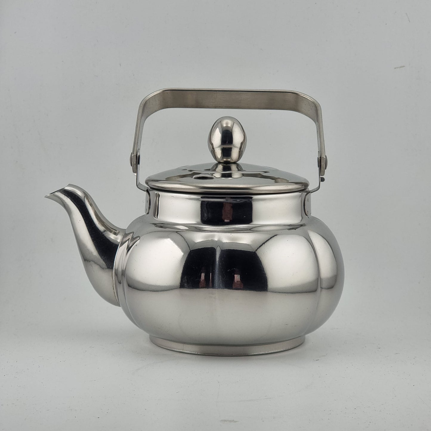W5. 9-31 TEA KETTLE 750ml