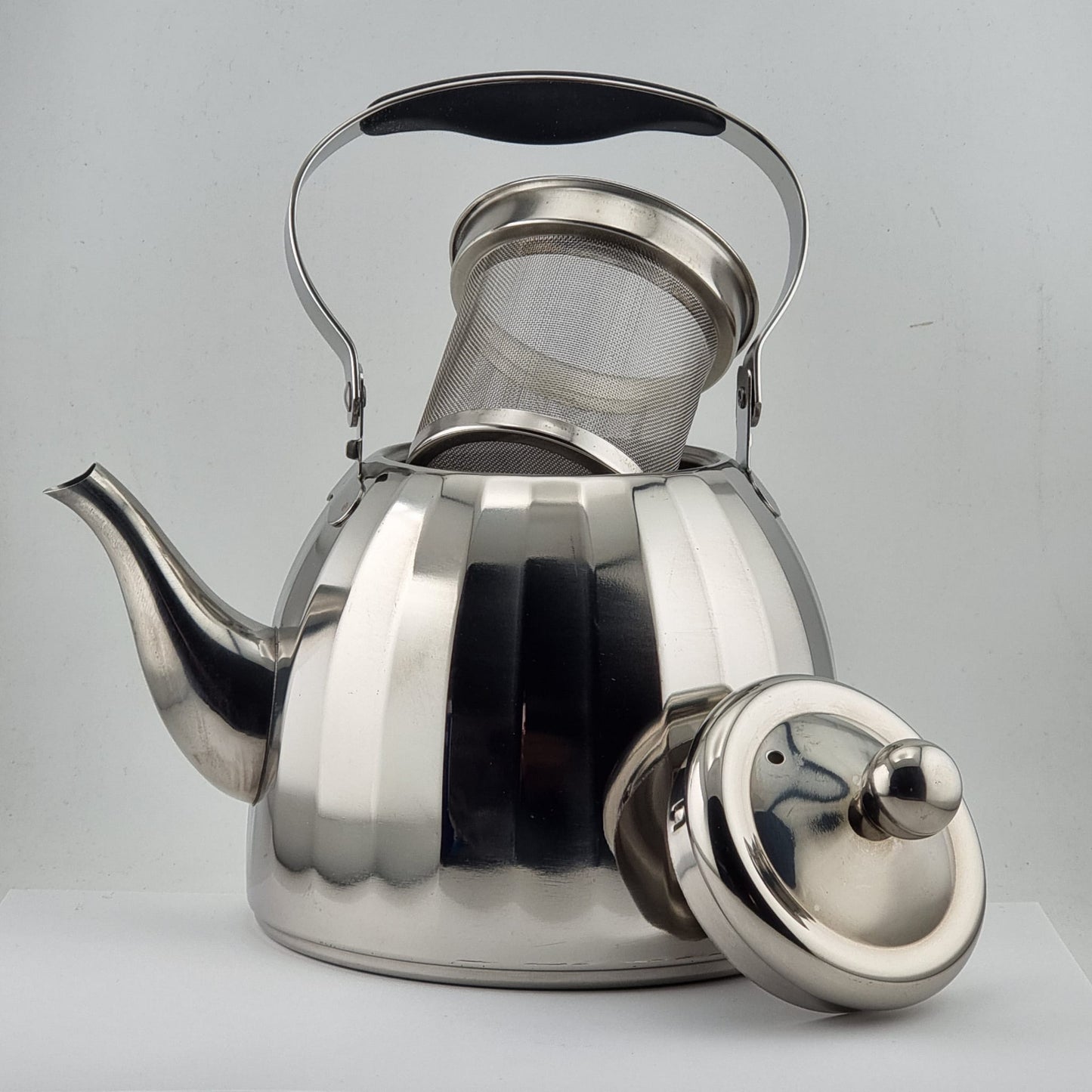 W5. 9-79 TEA KETTLE 1L